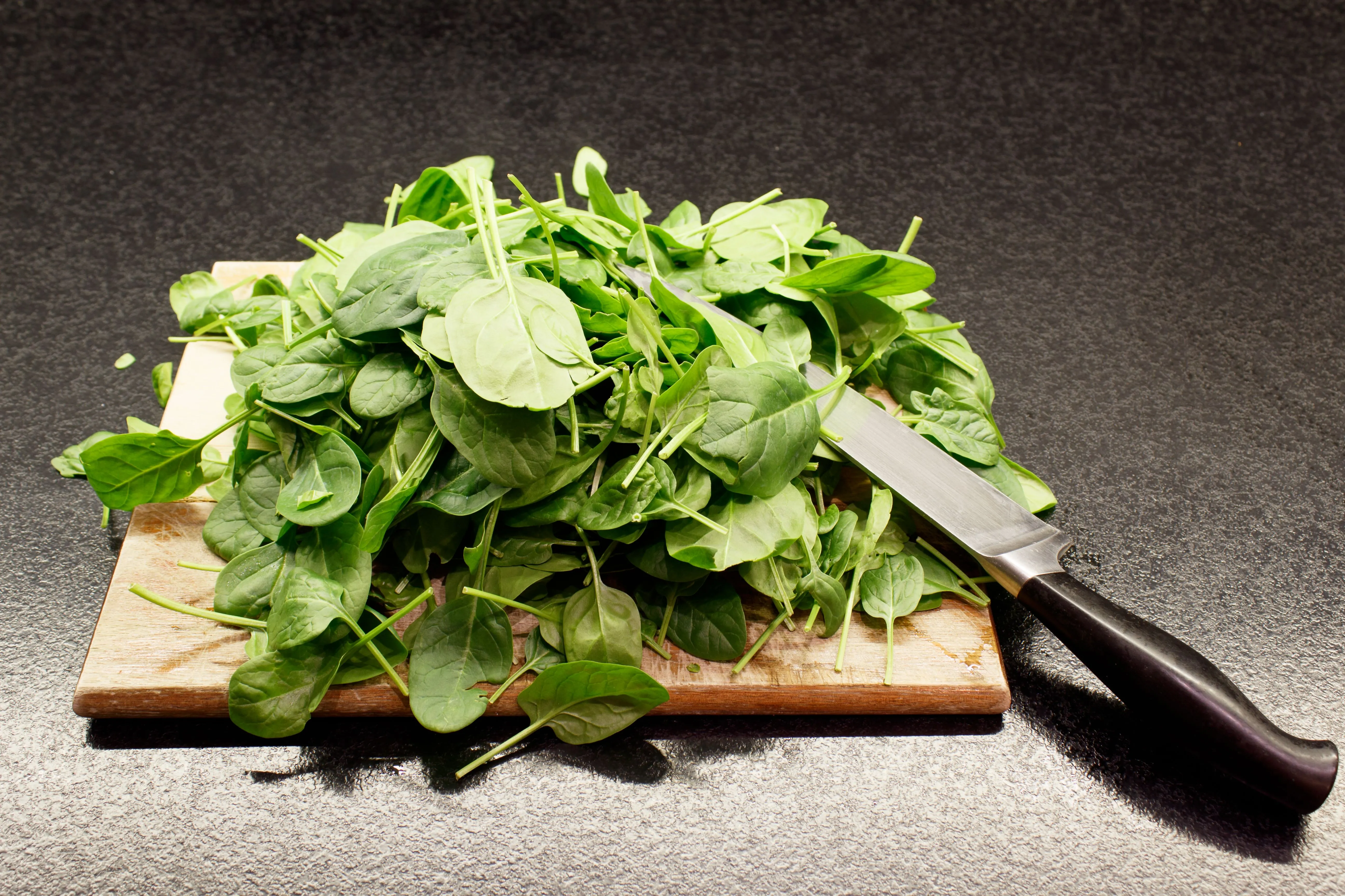 How to Grow Spinach: Fast Harvests & Bolt-Free Tips (2026 Guide)